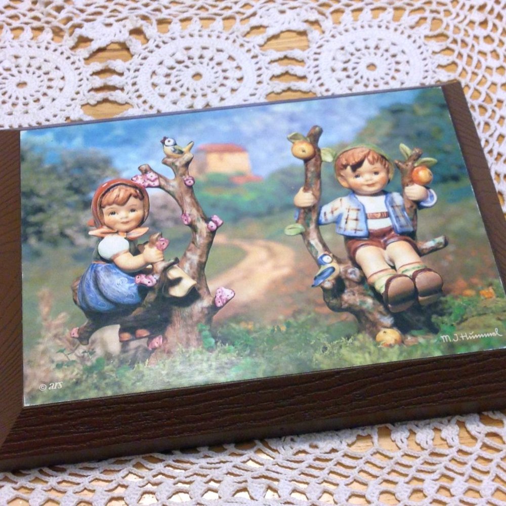 Vintage Hummel wall plaque, from ars and Renner Davis